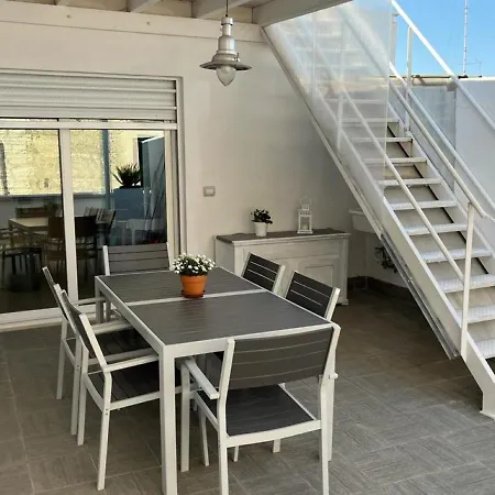 Sui Tetti Apartment